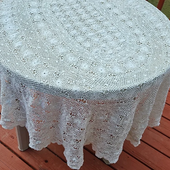 Vintage Round Oval Cotton Ivory Hand Crochet Tablecloth - Picture 6 of 17